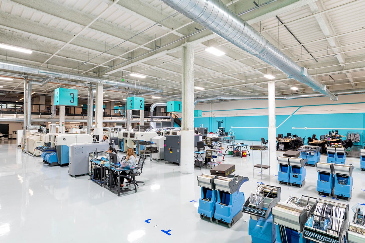 Image: An inside look at an IIoT-powered smart factory