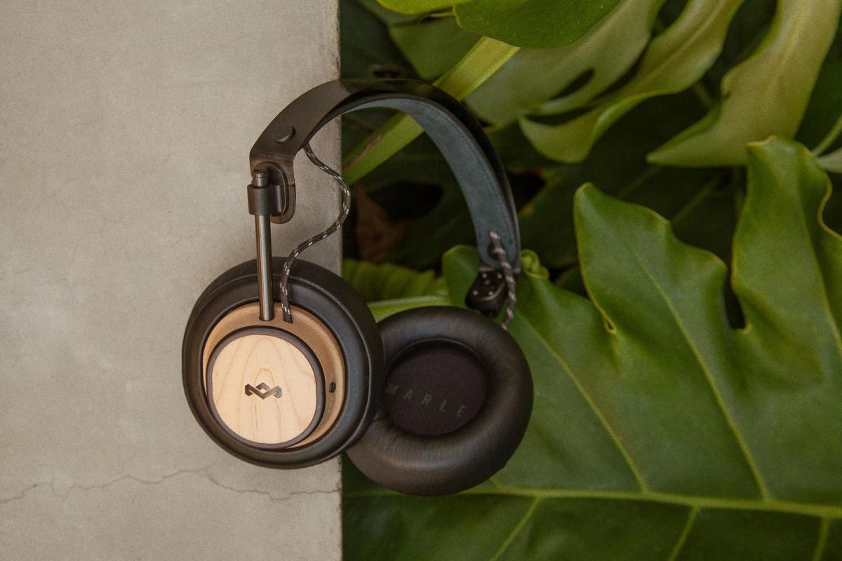 View of the Exodus’ wooden ear cups and leather-covered memory foam ear pads.