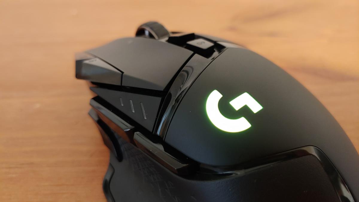 Logitech G502 Lightspeed Review The Iconic Mouse Meets Logitech S Wireless Powerplay Tech Pcworld