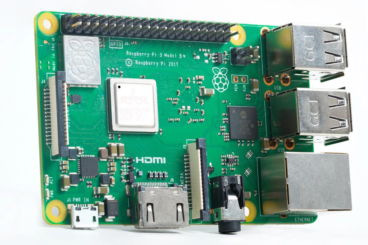 Raspberry Pi 3 B Review Better Than Ever But Limits Remain Pcworld 2328