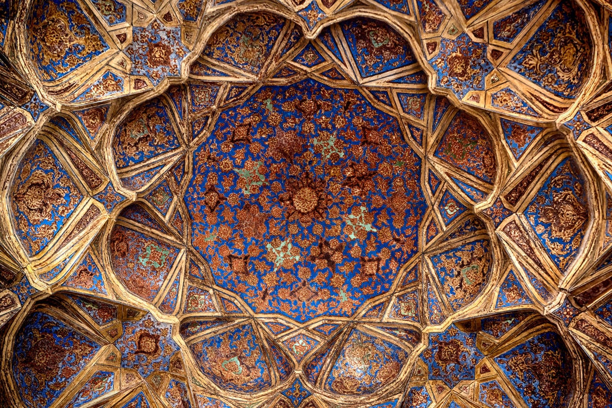 CIO | Middle East  >  Iran  >  Isfahan  >  Ālī Qāpū  >  Palace ceiling  >  Architecture / structure
