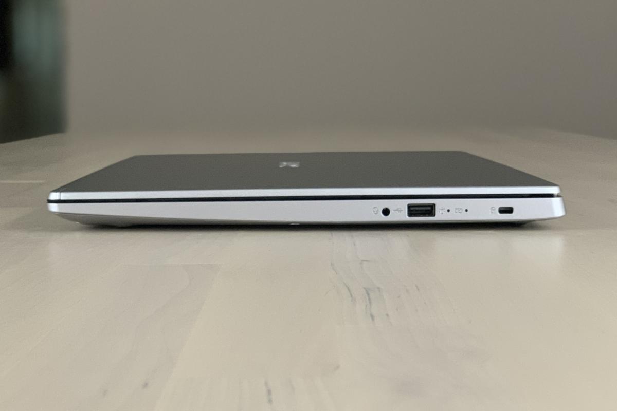 acer aspire 5 30bq ports right