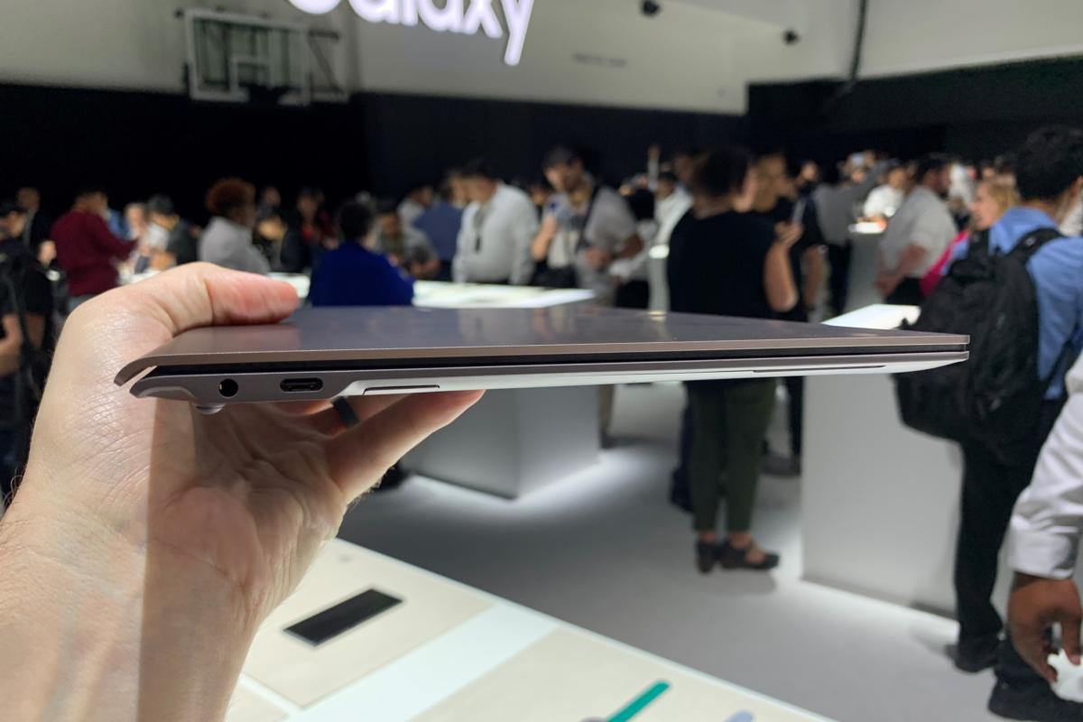 samsung galaxy book s side