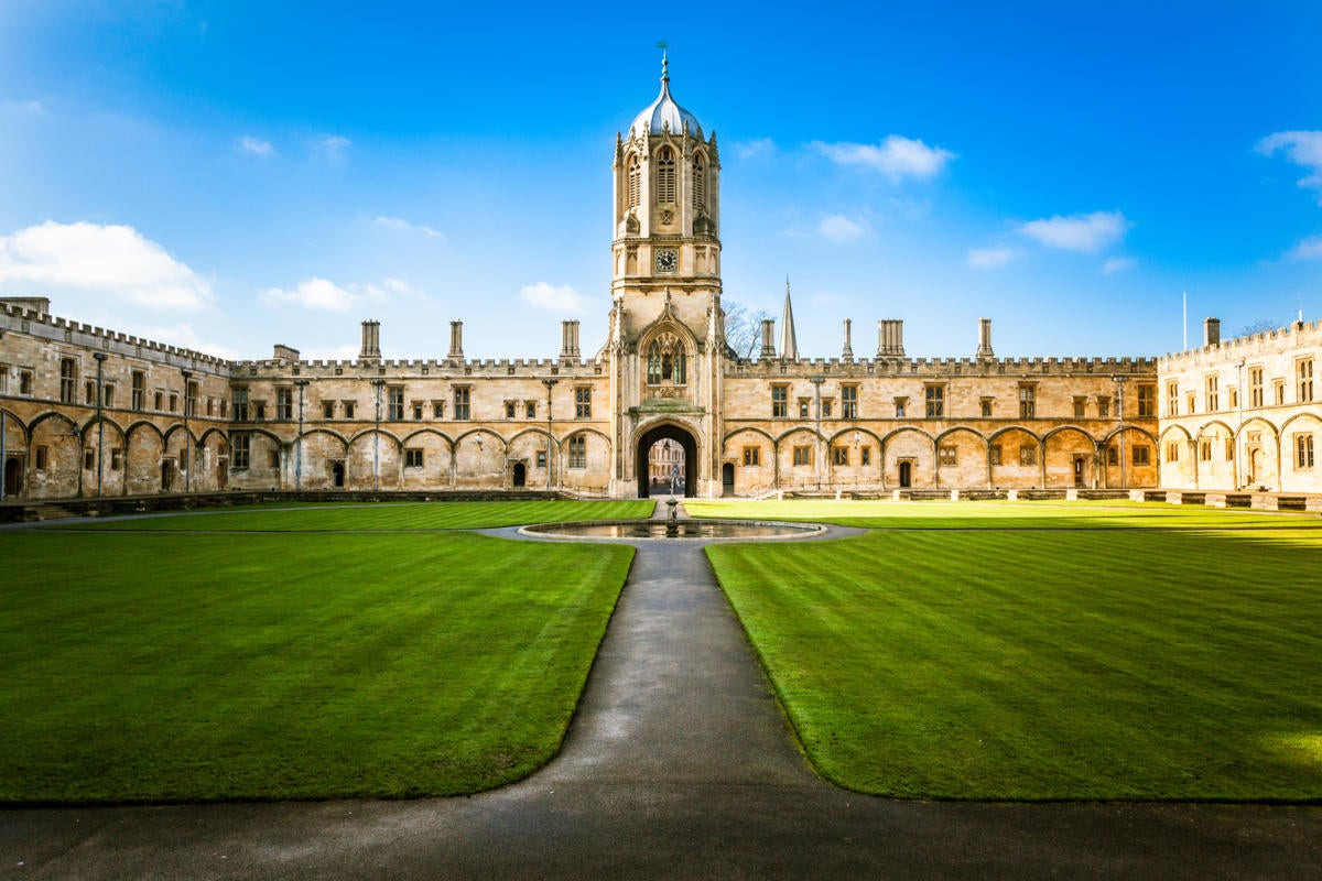 UK | United Kingdom  >  England  >  University of Oxford  / Christ Church's Tom Tower, quad, college