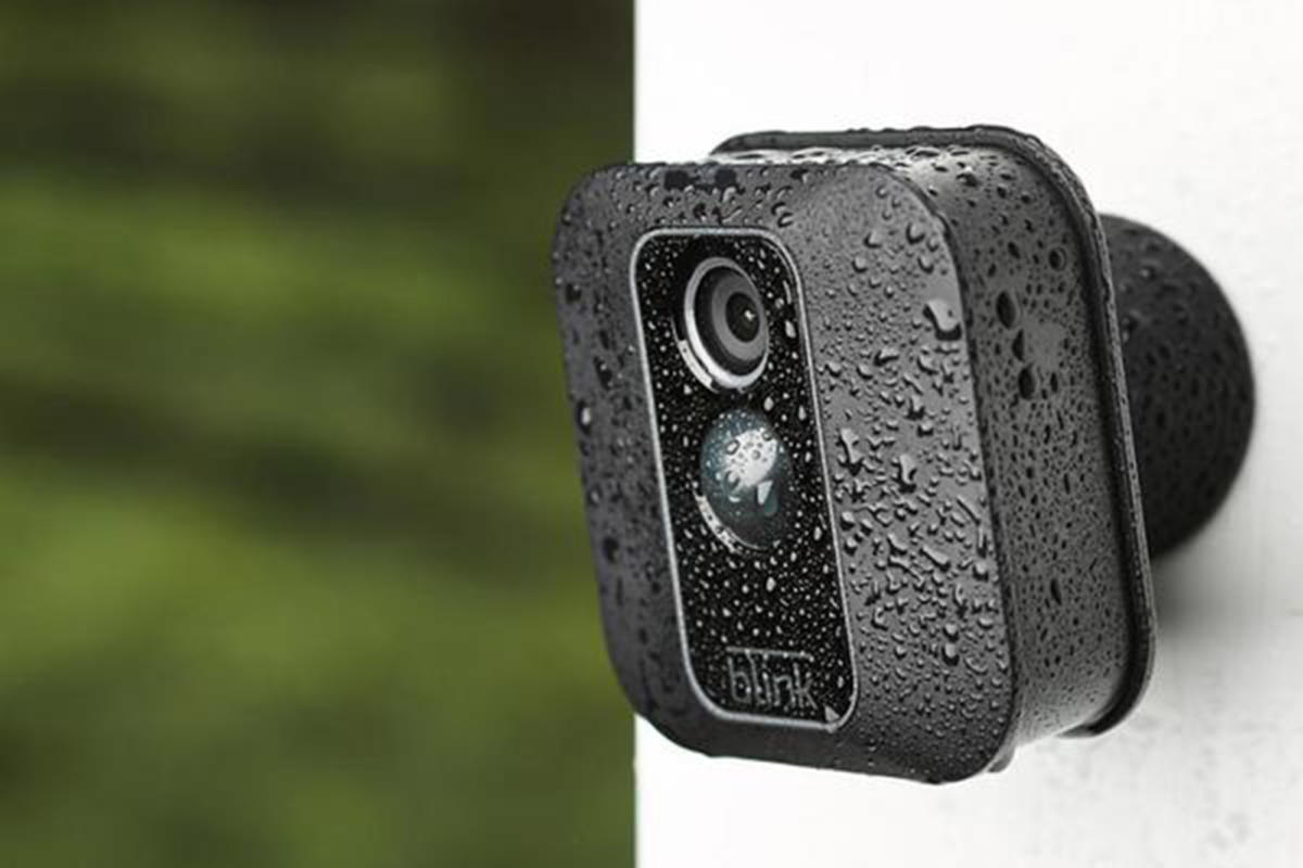 blink xt camera distance