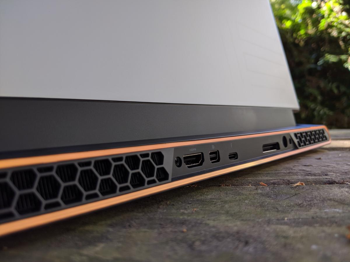 Alienware m15 R2 (2019)