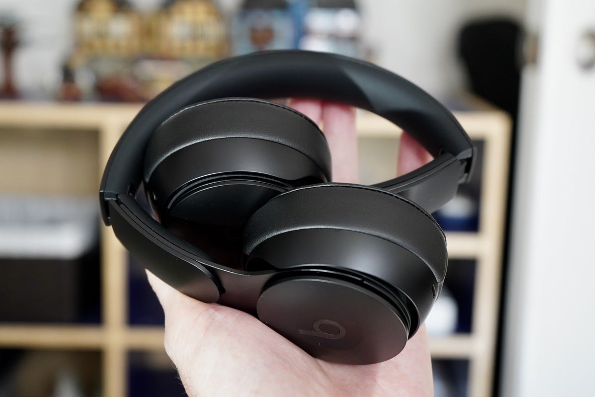 Beats solo pro discount noise cancelling review