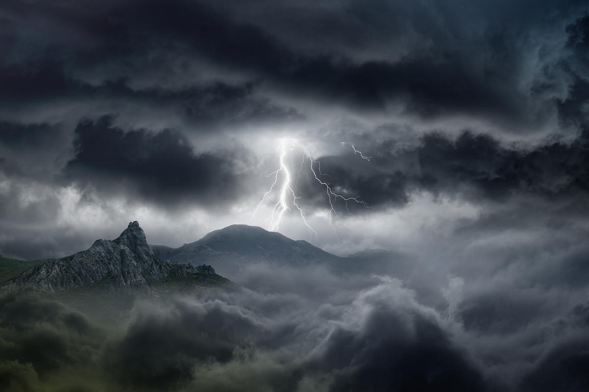 Danger / threats  >  storm clouds / lightning