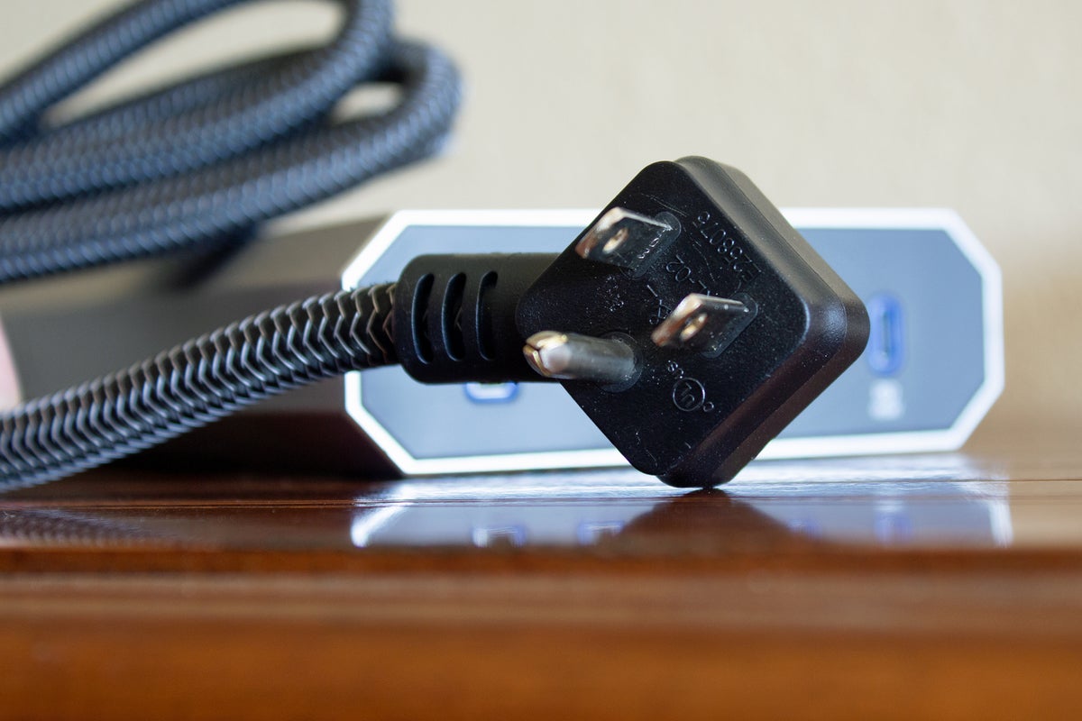 Austere VII Series Power surge protector review