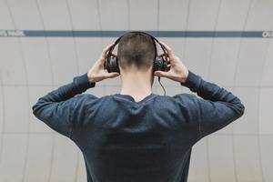 black friday headphones find the best deals