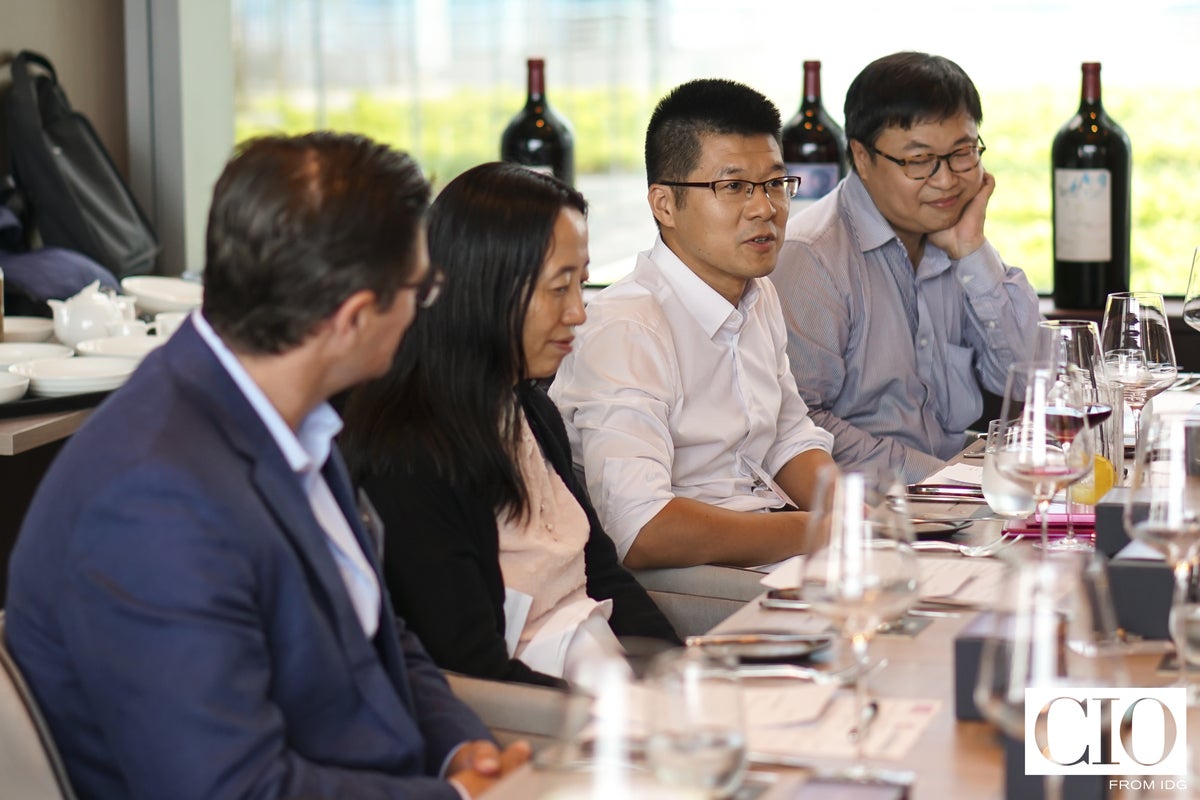 Guests debate during CIO ASEAN’s roundtable: ‘Using AI to unlock powerful data insights’