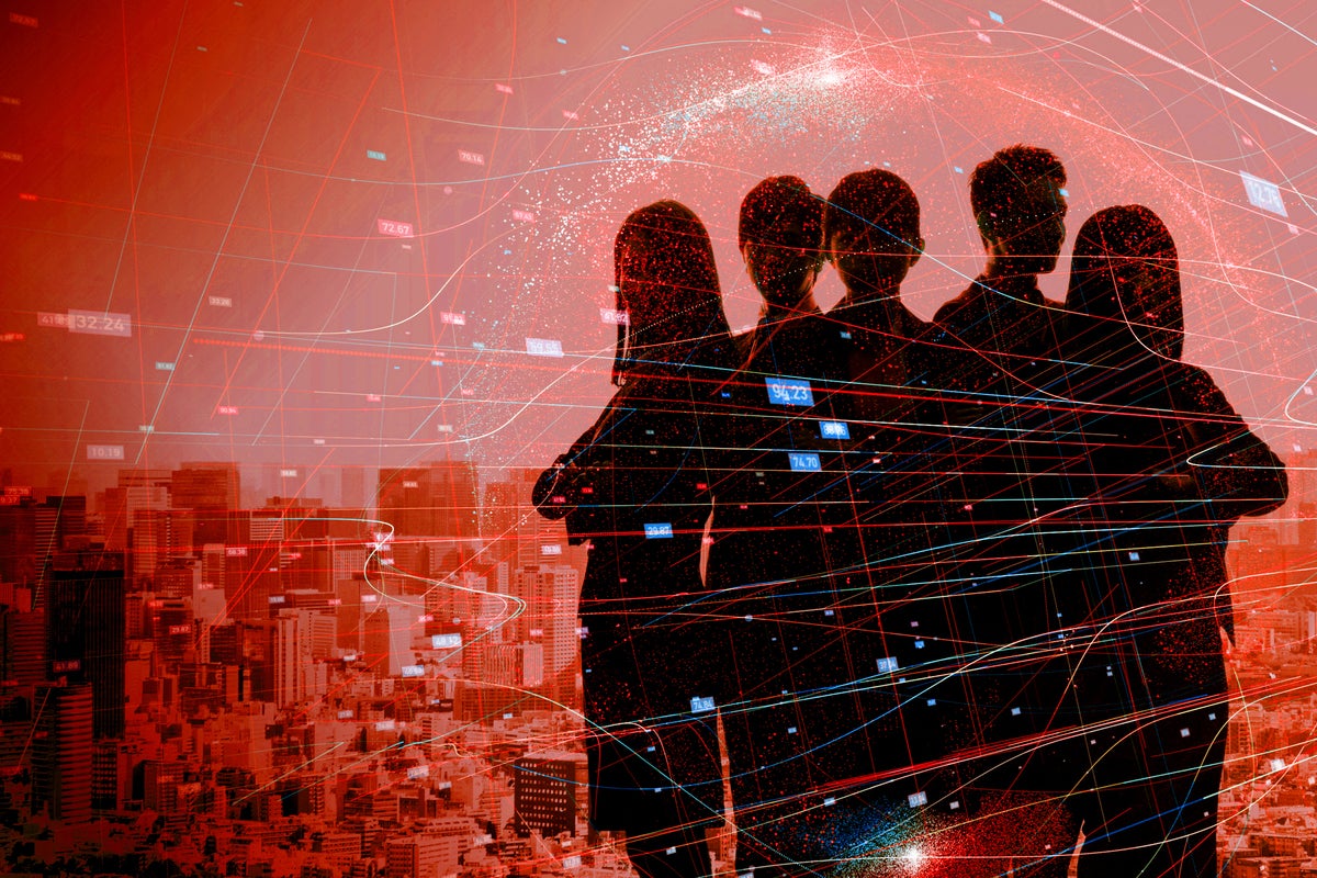 Red team  >  Double-exposure with team, cityscape + abstract data / teamwork / collaboration