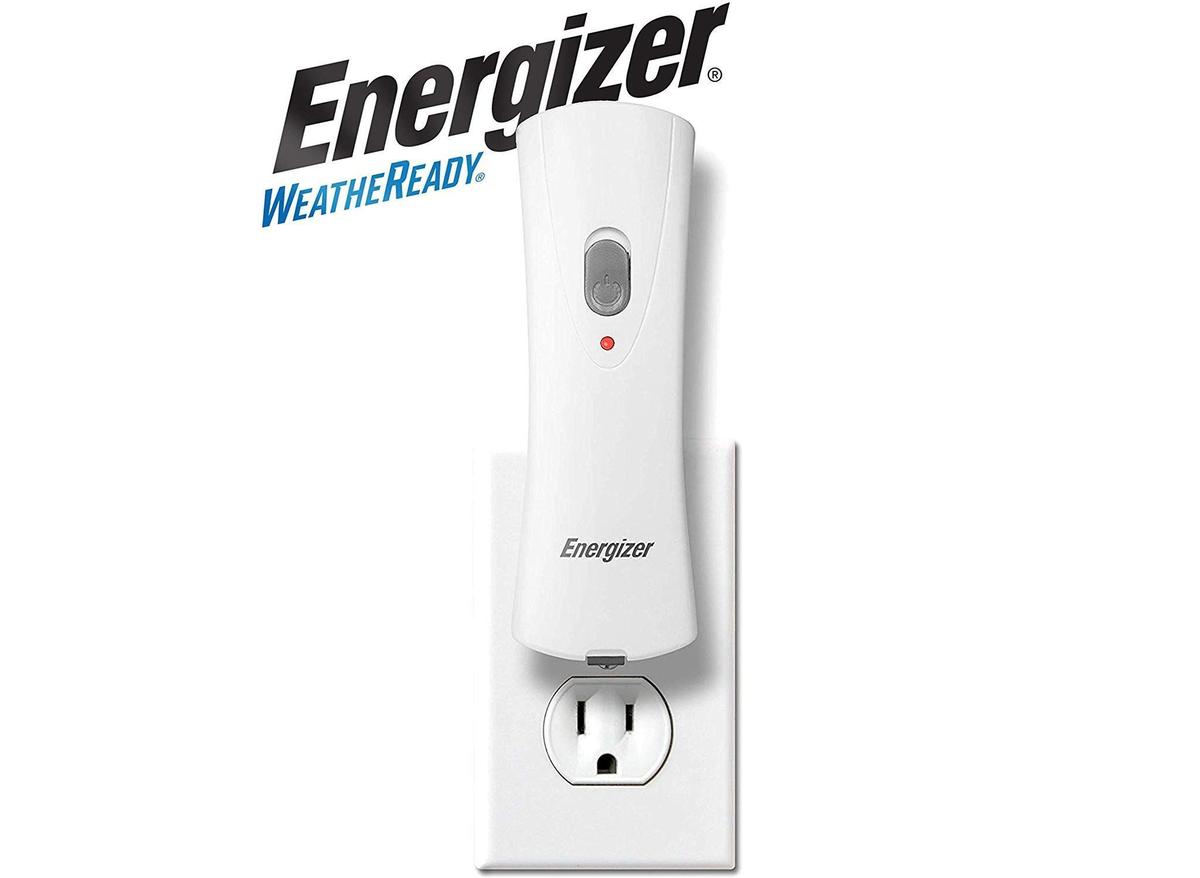energizer power bank flashing light