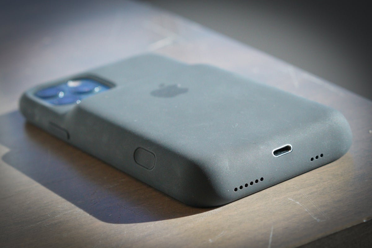iphone 11 pro smart battery case port
