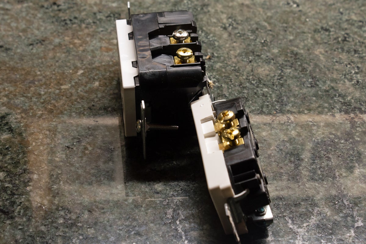 leviton t5833 is thick