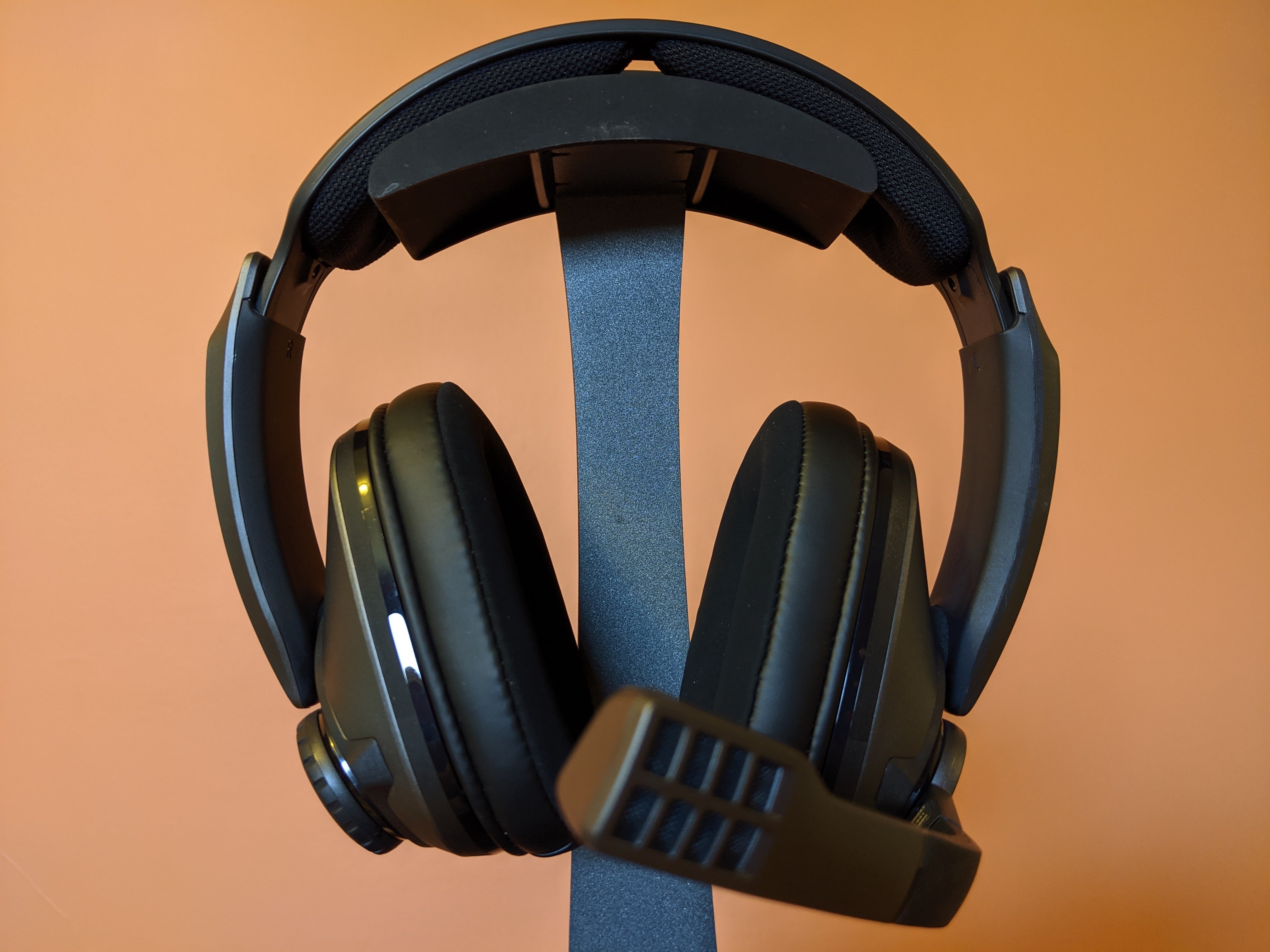 Sennheiser GSP 370 review: A wireless headset that lasts for 100 hours