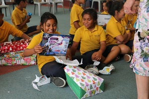 xmas children opening gifts 2