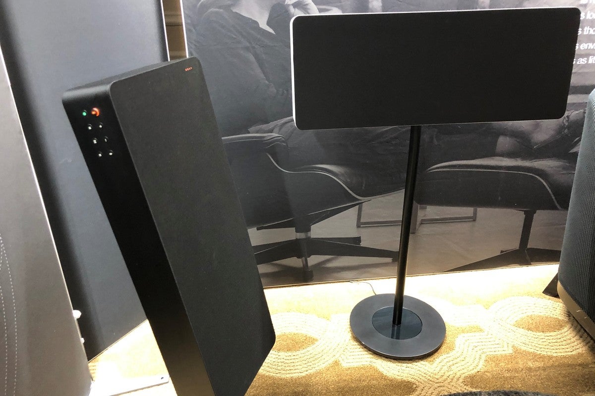 braun speaker on stand 2