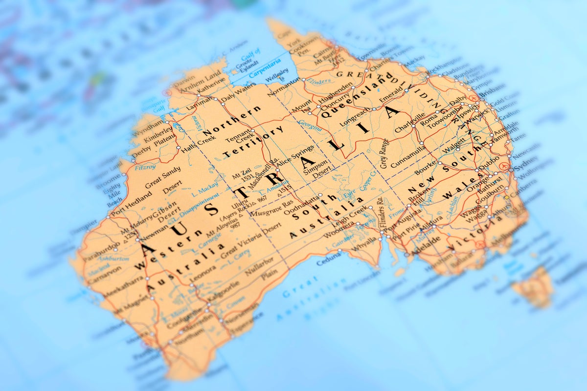 An image of an Australian map includes Tasmania [altas style, Australia]