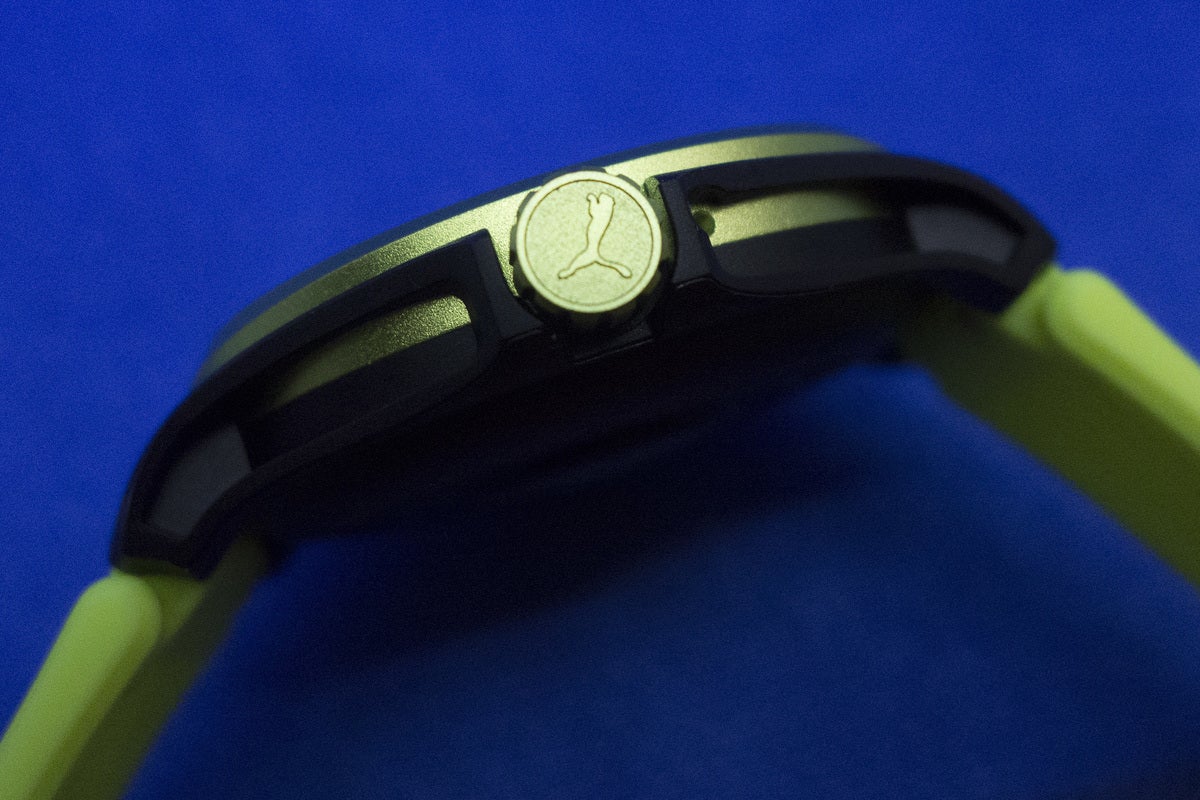 puma smartwatch button