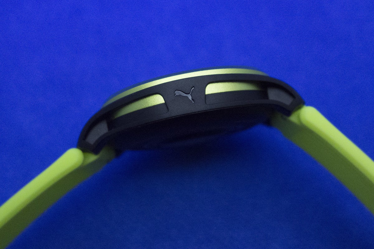 puma smartwatch side