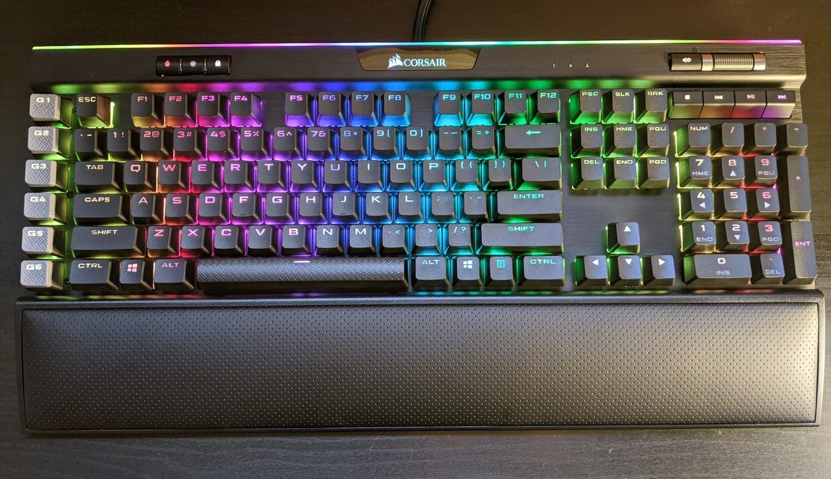 CORSAIR K95 RGB Platinum XT Review - Closer Look