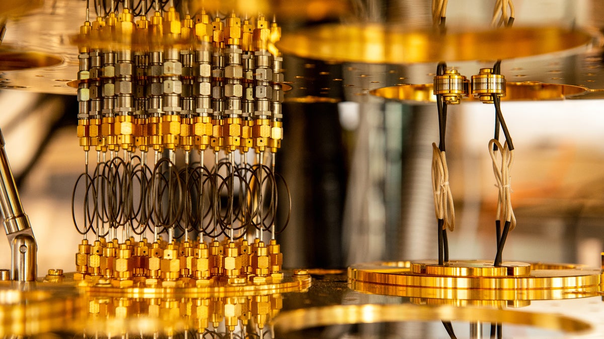 photo of What is quantum computing? Solutions to impossible problems image