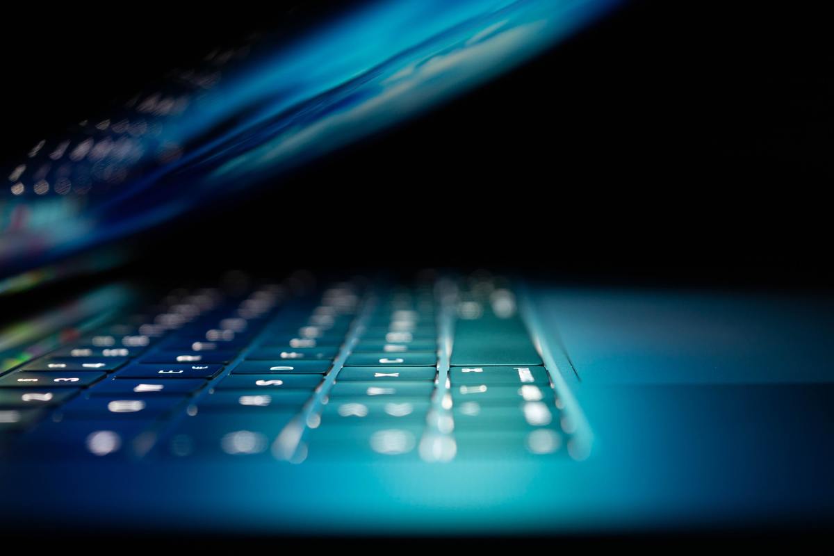 abstract streamline laptop by philipp katzenberger iijruoerocq unsplash