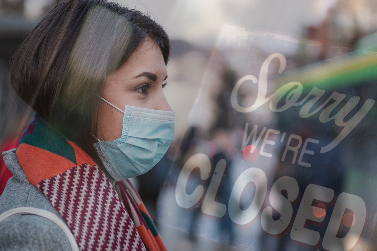 coronavirus closed for business surgical mask bby tim mossholder via unsplash .artistgndphotographe