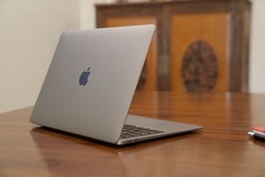 macbook air 2020 back