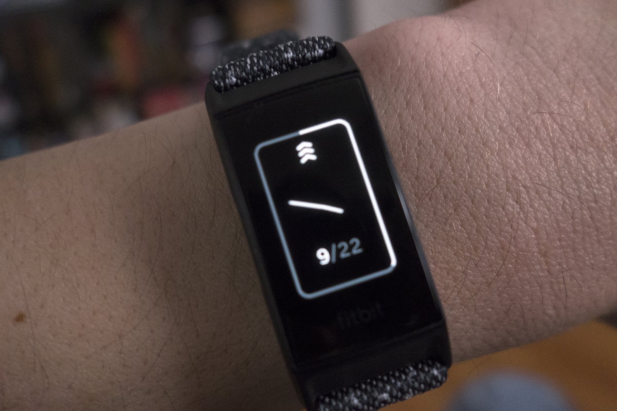 fitbit charge 4 always on display