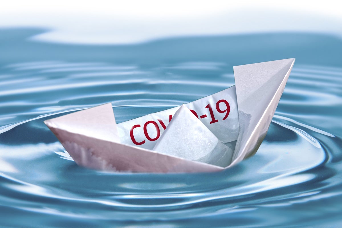 covid 19 coronavirus paper boat in water floating sinking by himmlisch pixabay