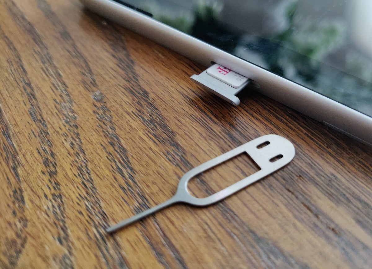 Microsoft Surface Go 2 sim card slot