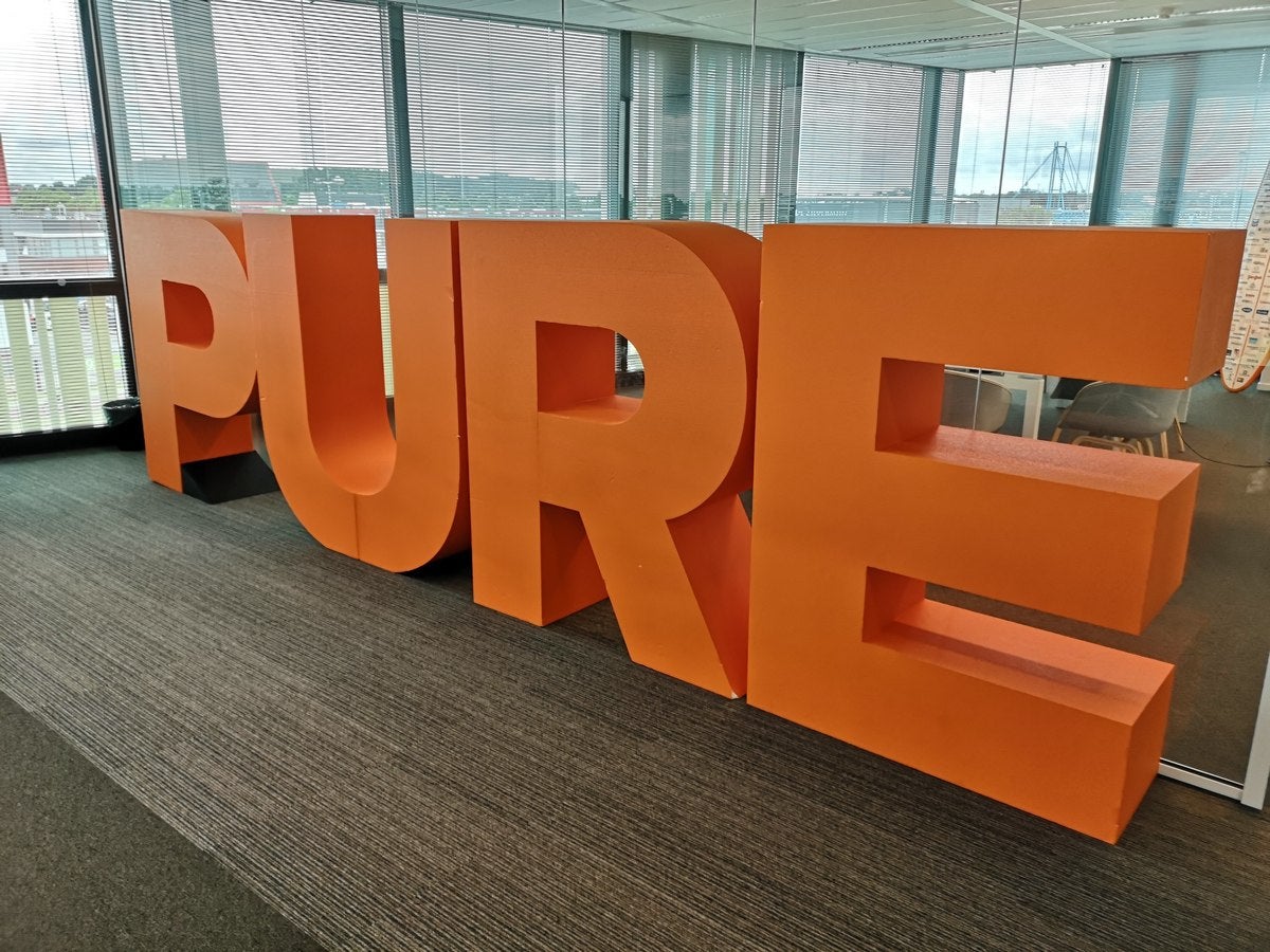 Lab intro. Pure Storage лого. Pure Storage logo. Pure Storage офис в Москве.