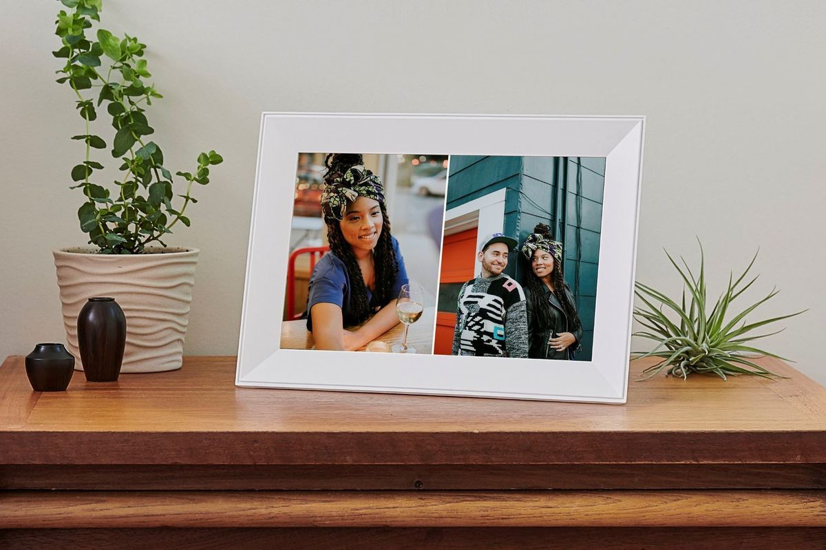 Aura’s landscape-only Carver smart frame uses AI to pair portrait