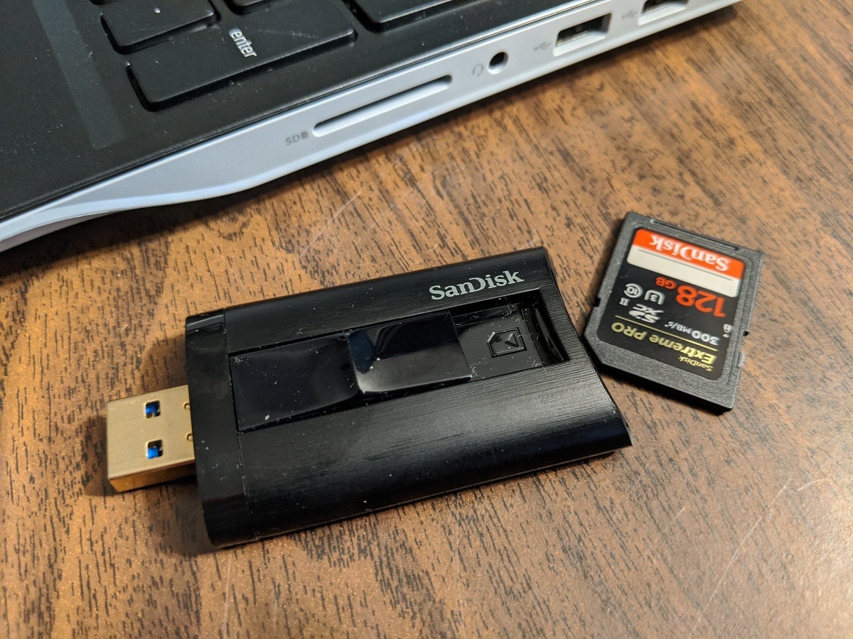 SD Card Reader and UHS-II Card