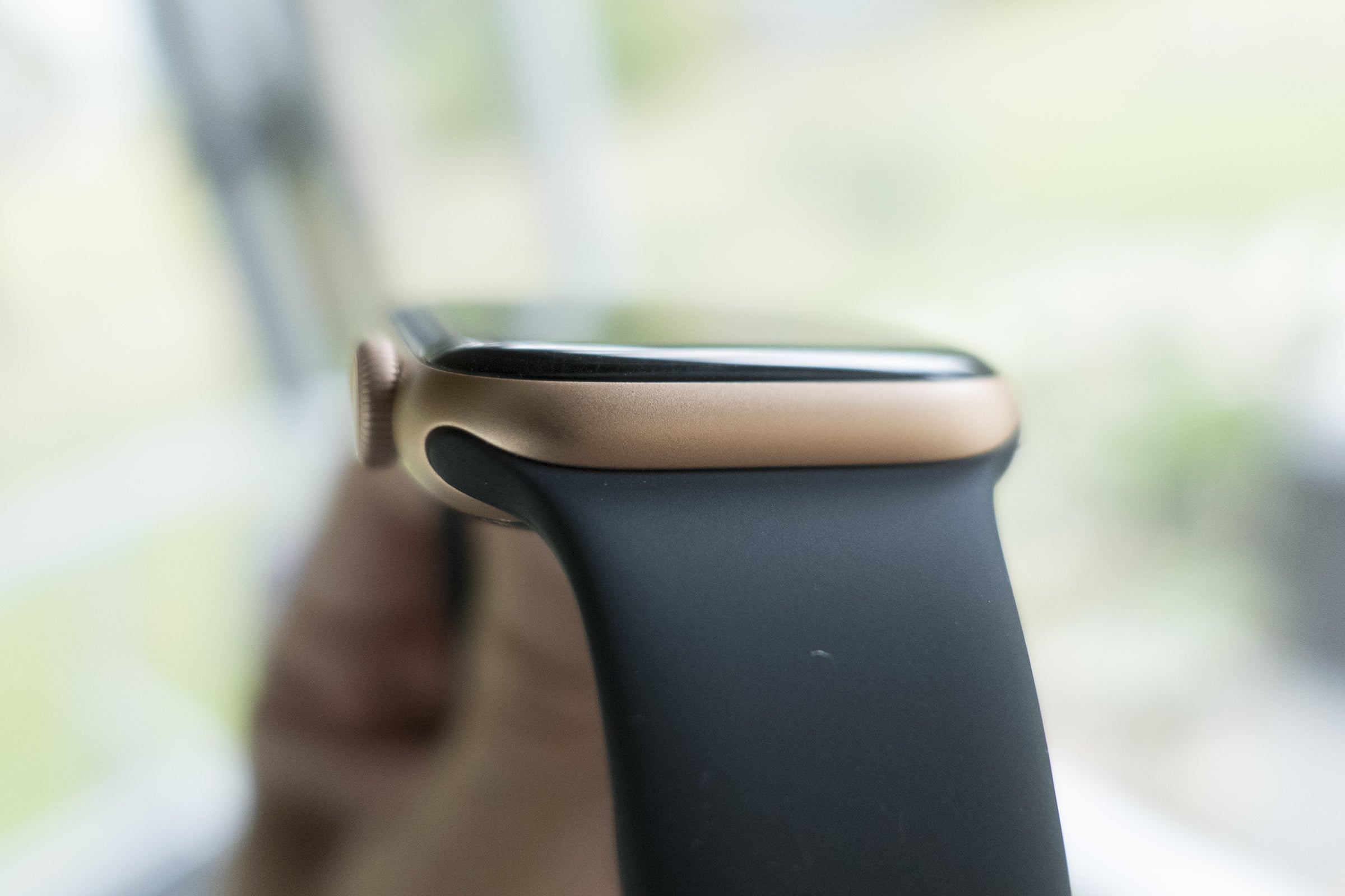 apple-watch-se-review-back-to-basics-with-a-blank-screen-macworld