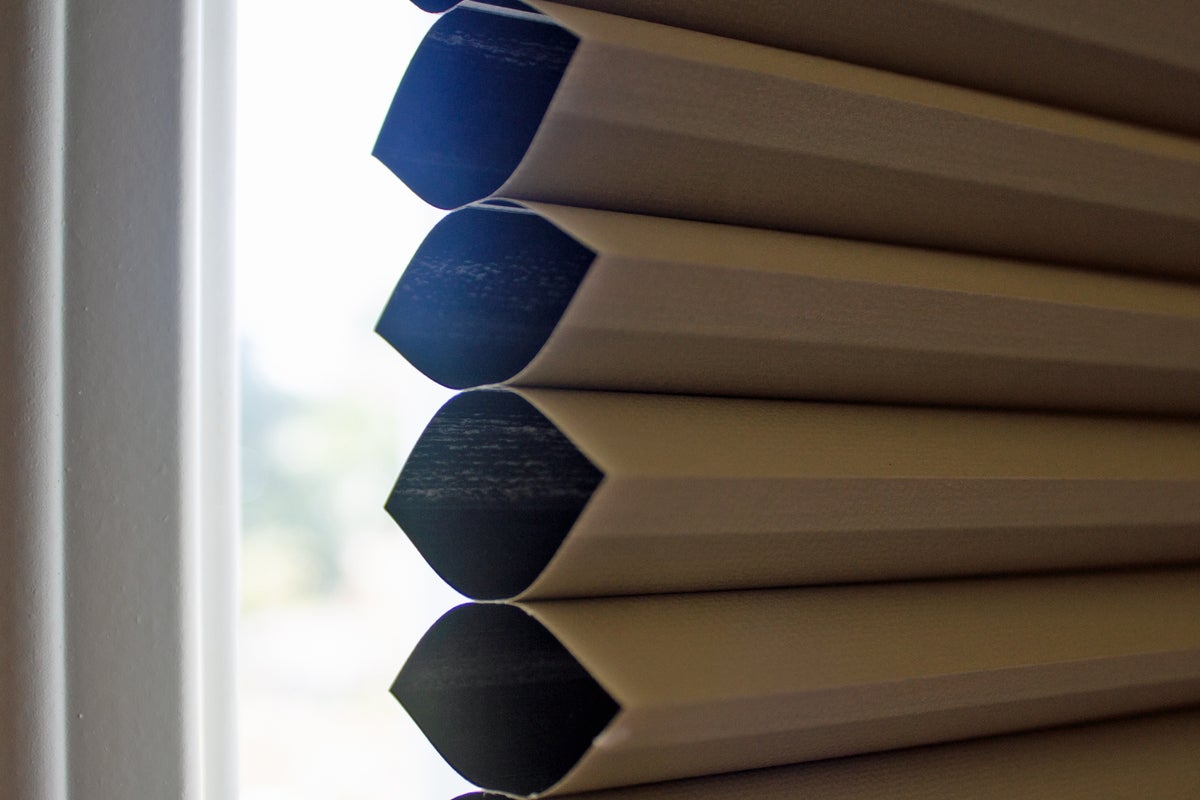 hunter douglas duette detail