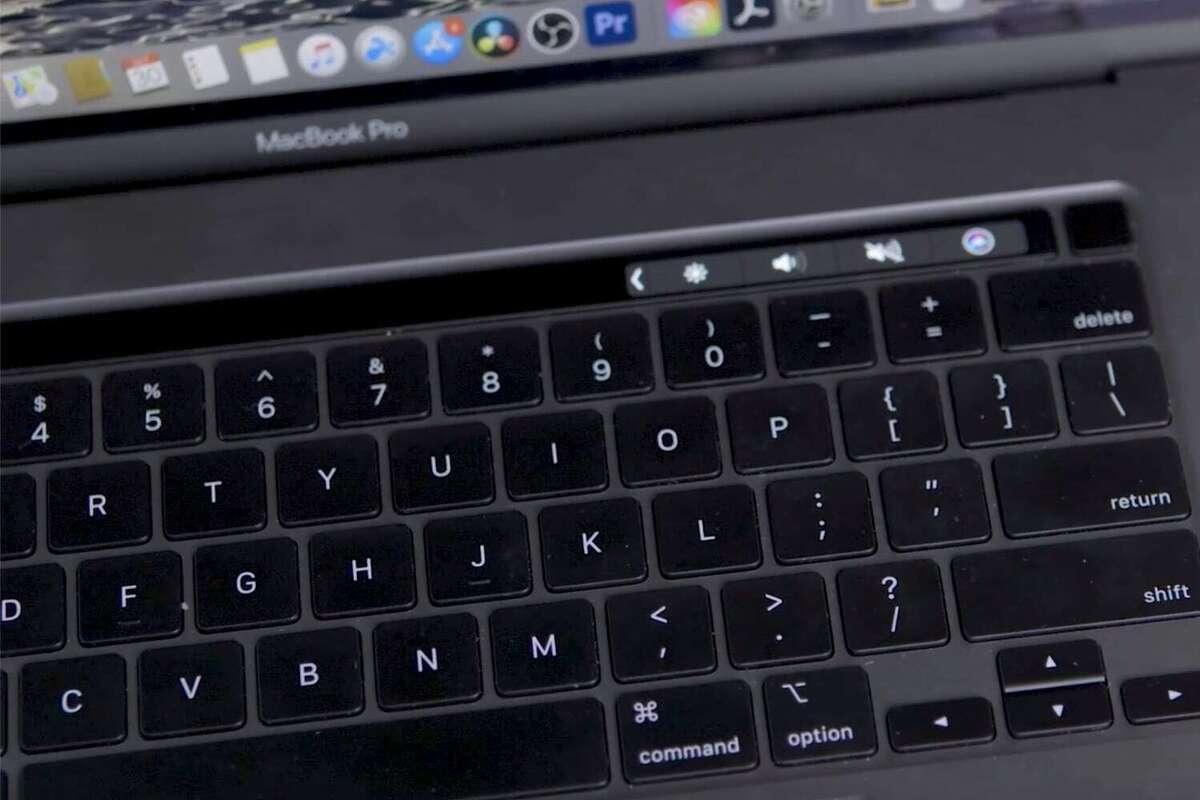 Learn how to work with the MacBook Pro Touch Bar in Photoshop.