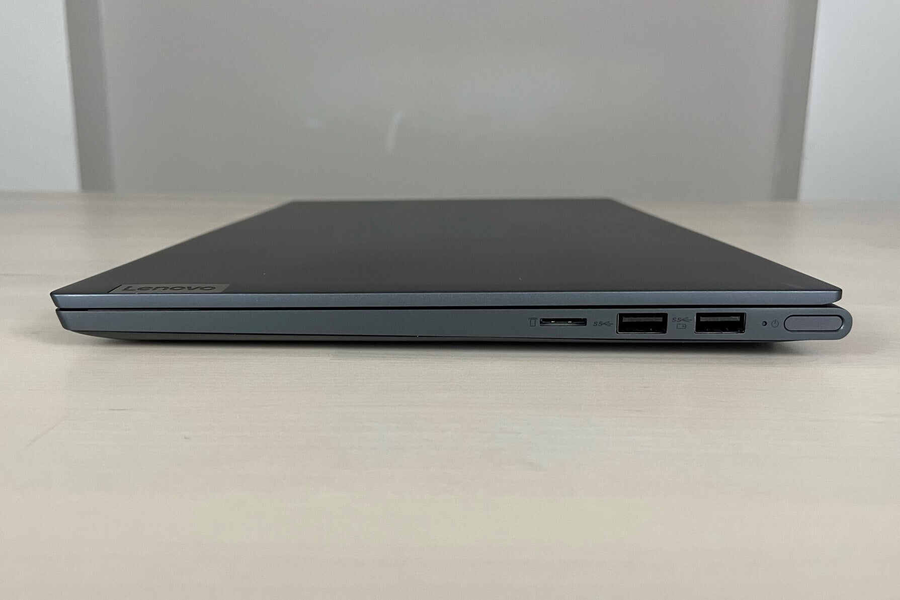 Lenovo IdeaPad Slim 7 review: Fast and affordable, with discrete ...