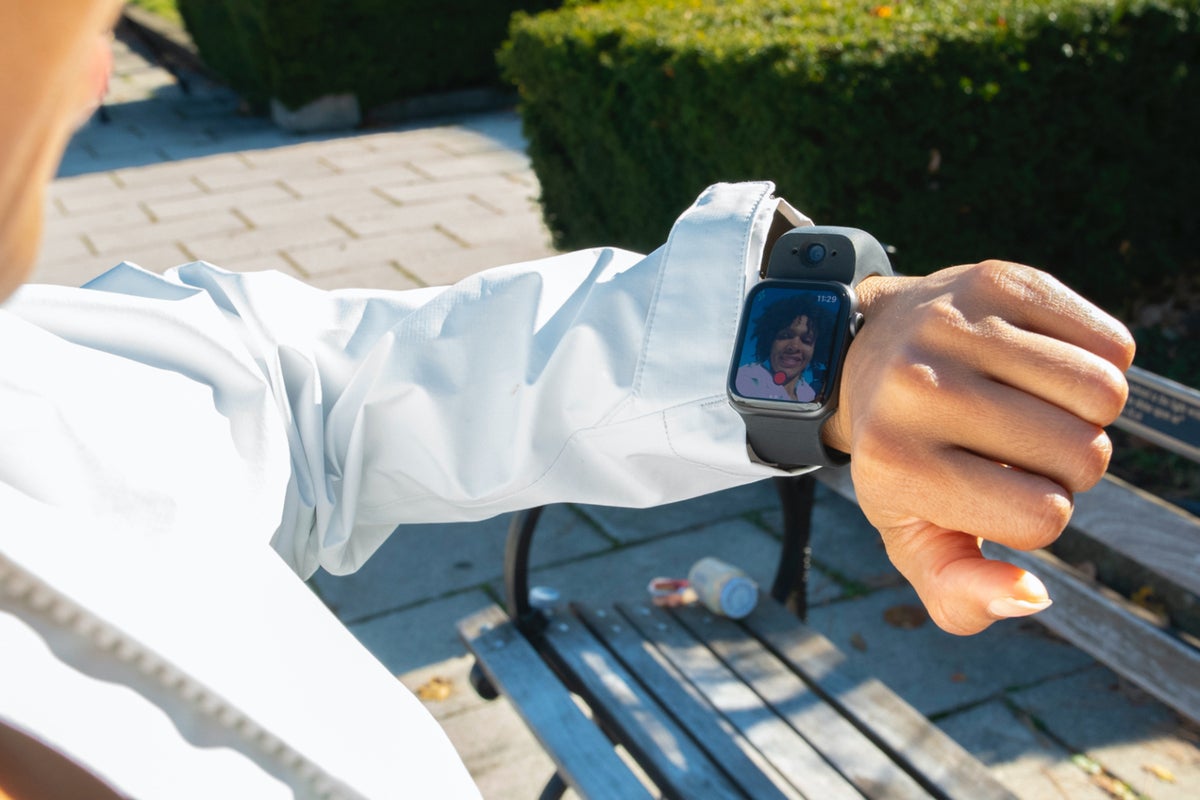 Wristcam brings two cameras to your Apple Watch band for $299