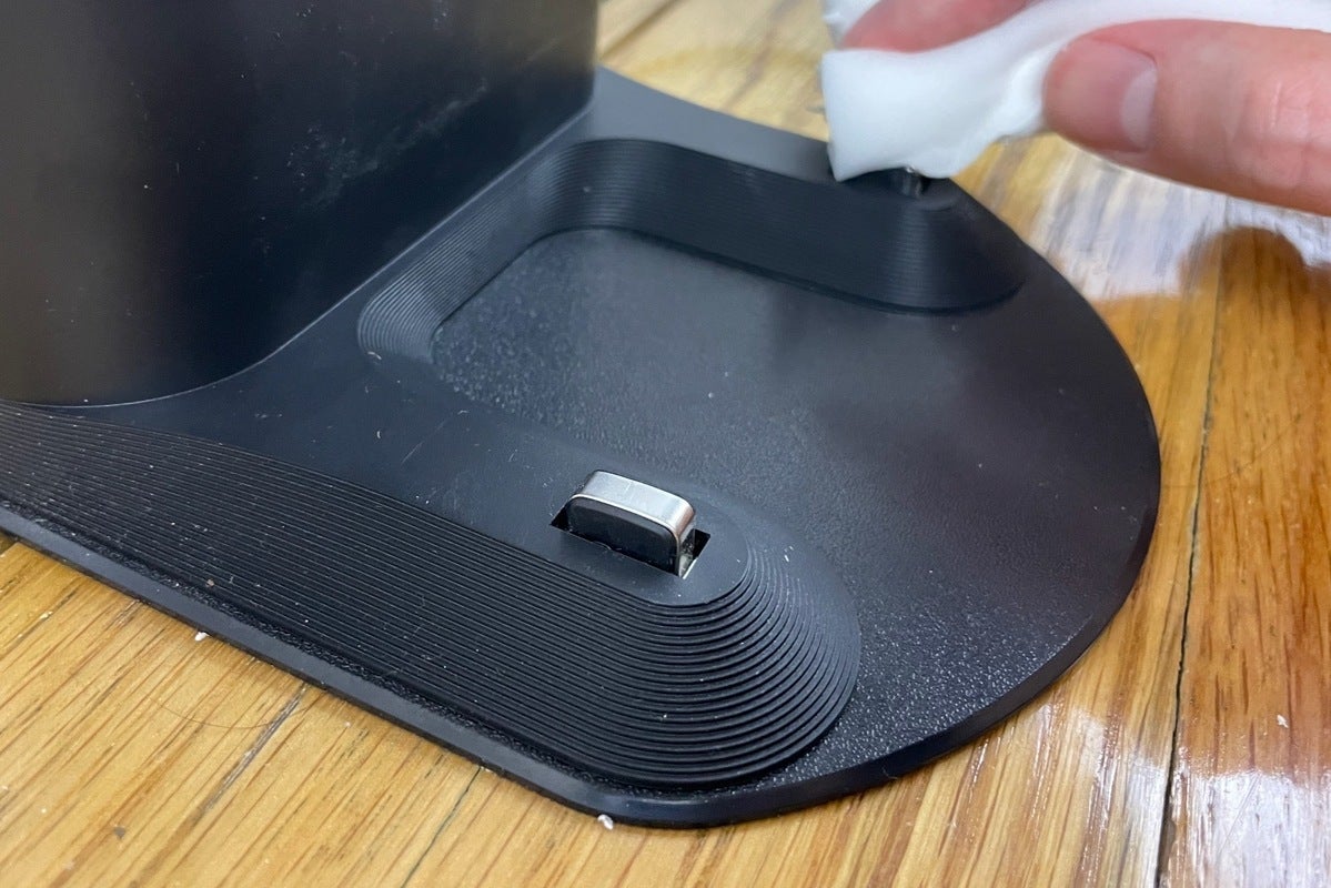 roomba 675 clean charging contact