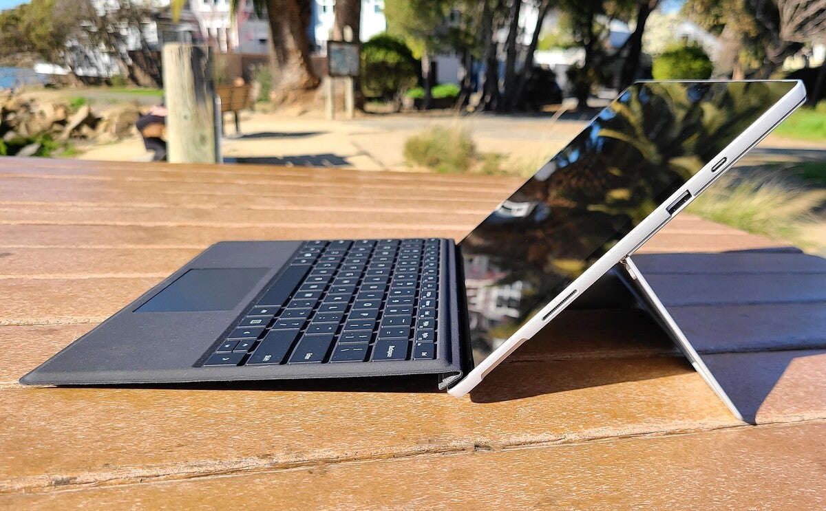 Microsoft surface pro 7+ right side profile