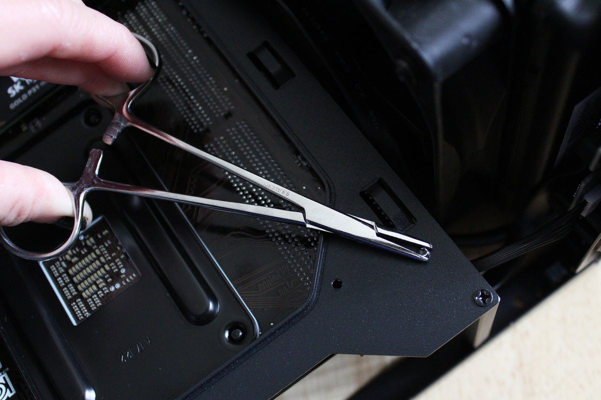 Constructing the Perfect RGB-Free Gaming PC -  Parts Tools  Gadgets Repair