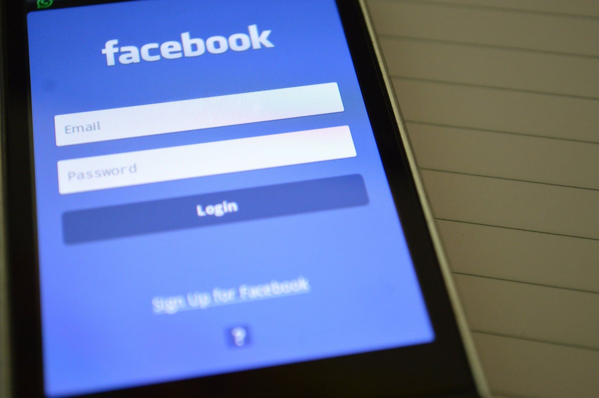 pexels pixabay 267482 facebook login screen on mobile