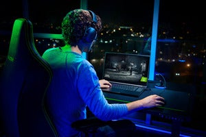 razer blade d17 7 2021 lifestyle shoot 1
