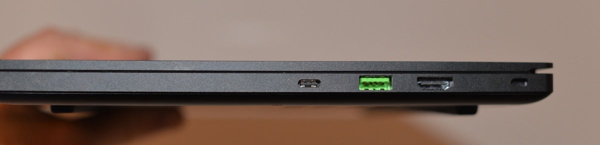 razer blade 14 right side ports