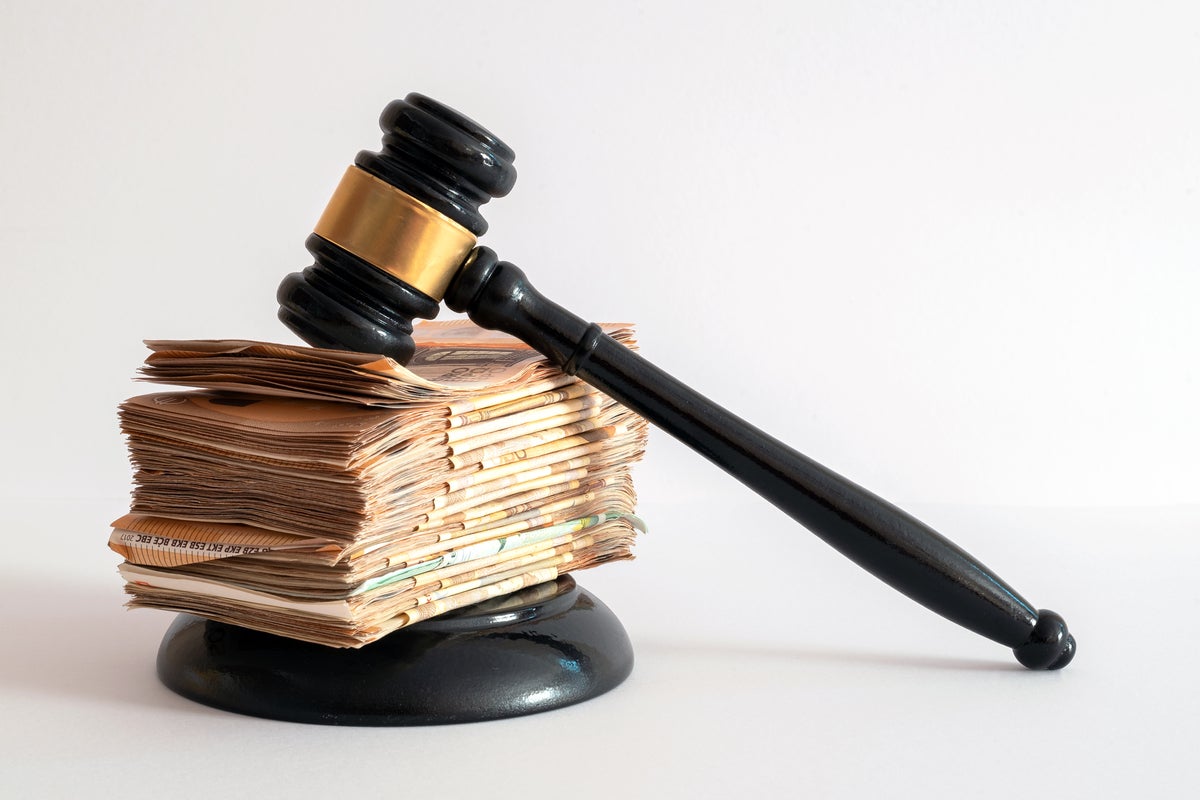 IDGConnect_fine_payment_money_newsroundup_shutterstock_1896522829_1200x800