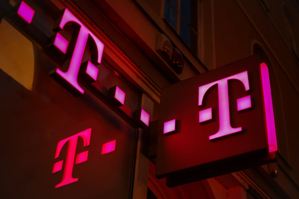 Image: How attackers could exploit breached T-Mobile user data