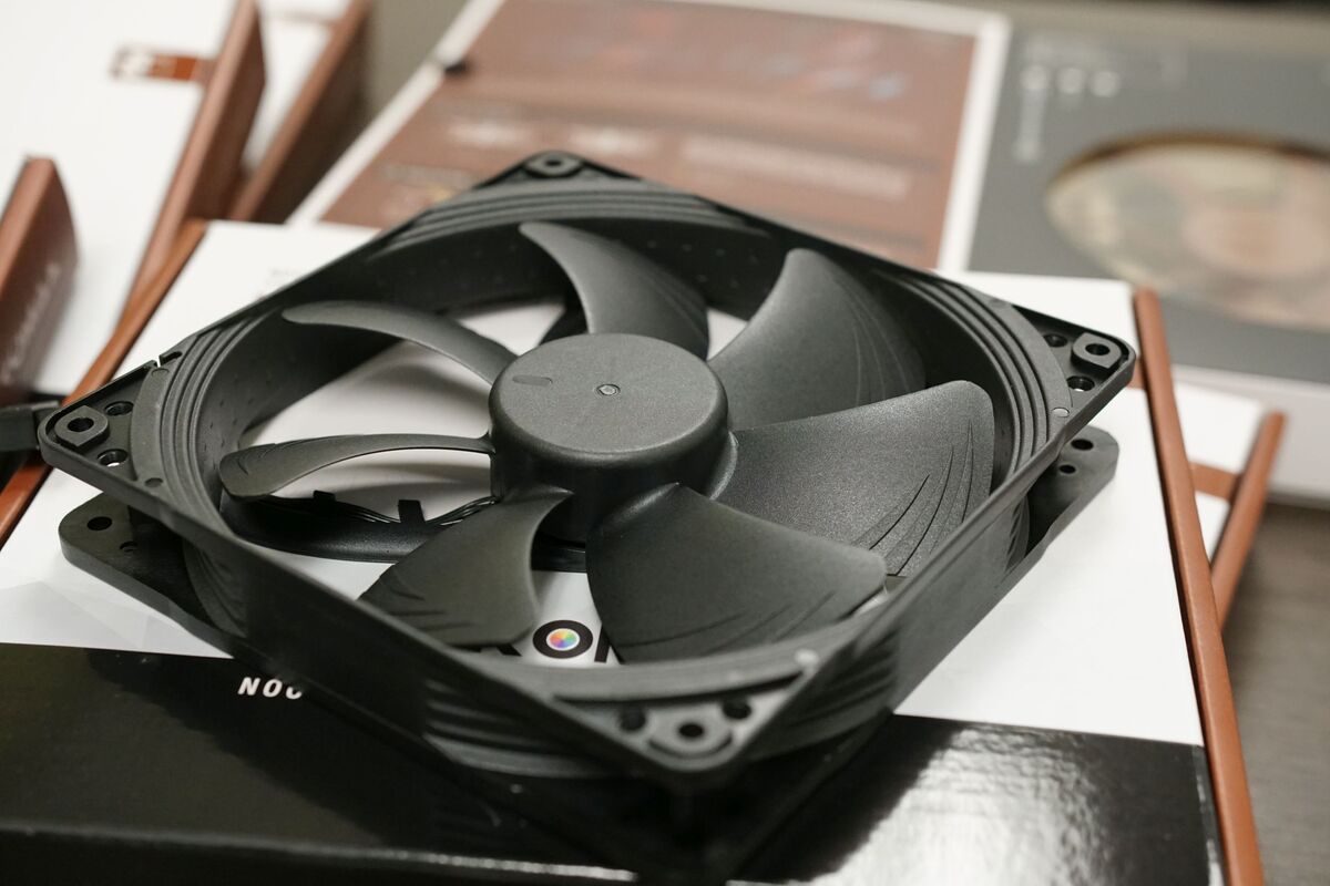 Manners pedal skab How to install (or replace) a case fan | PCWorld